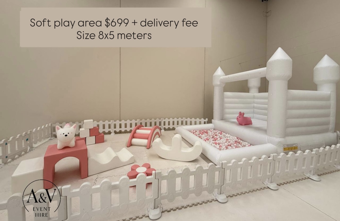 Pink Palace soft play set, 8×5 meters